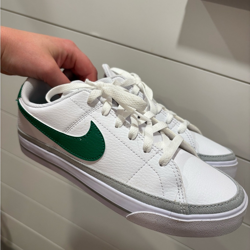 Nike Court Legacy